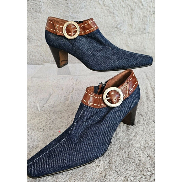 Donald J. Pliner Made in Spain Denim Block Heeled Pointed Toe Ankle‎ Bootie - 6M - Picture 1 of 8
